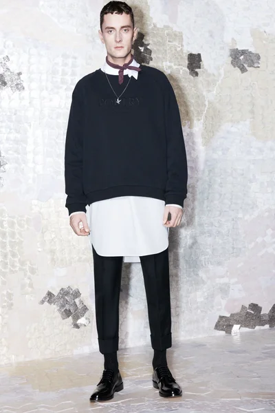 Look 3